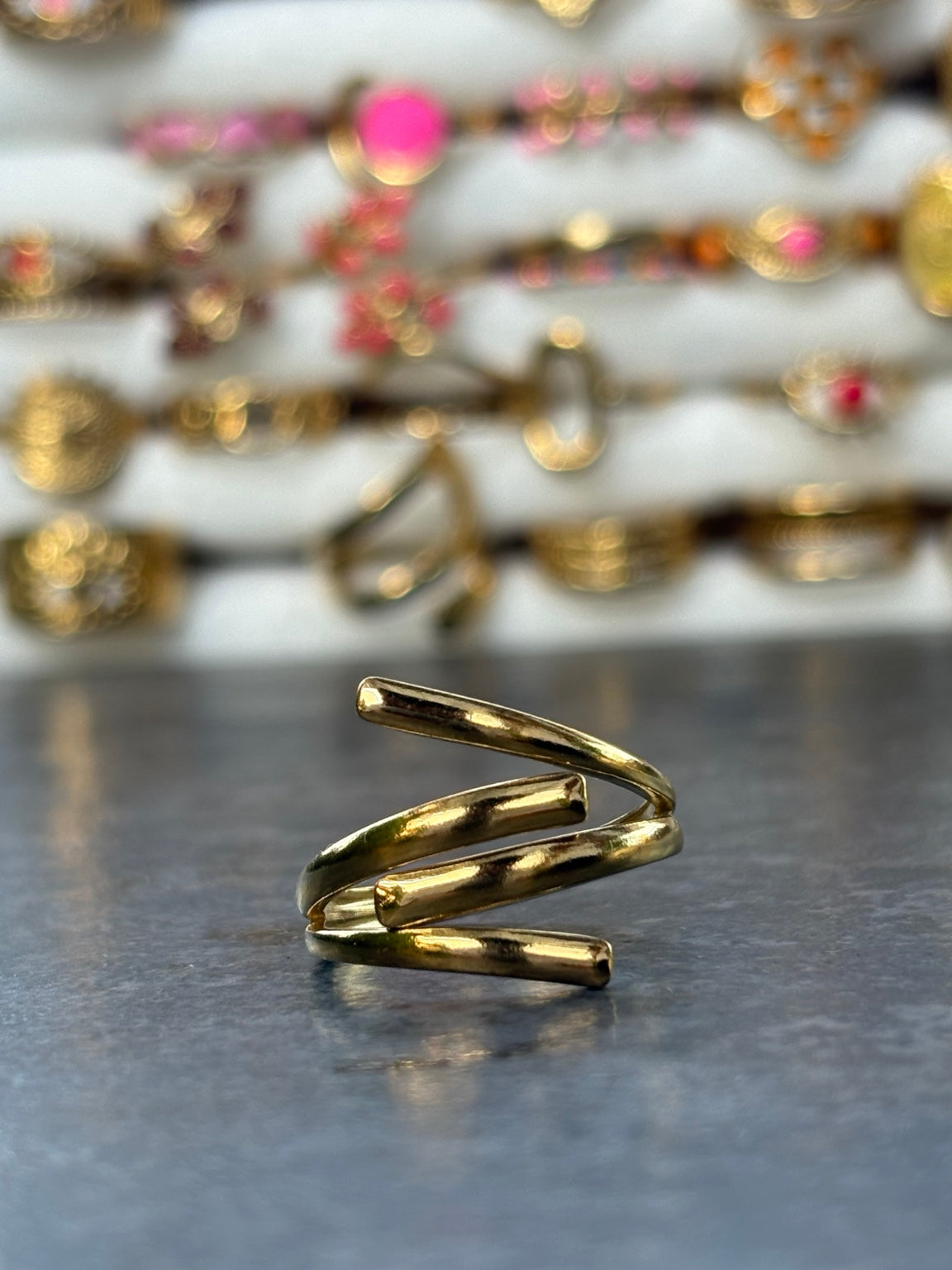 Bague dorée à trois branches - vue produit