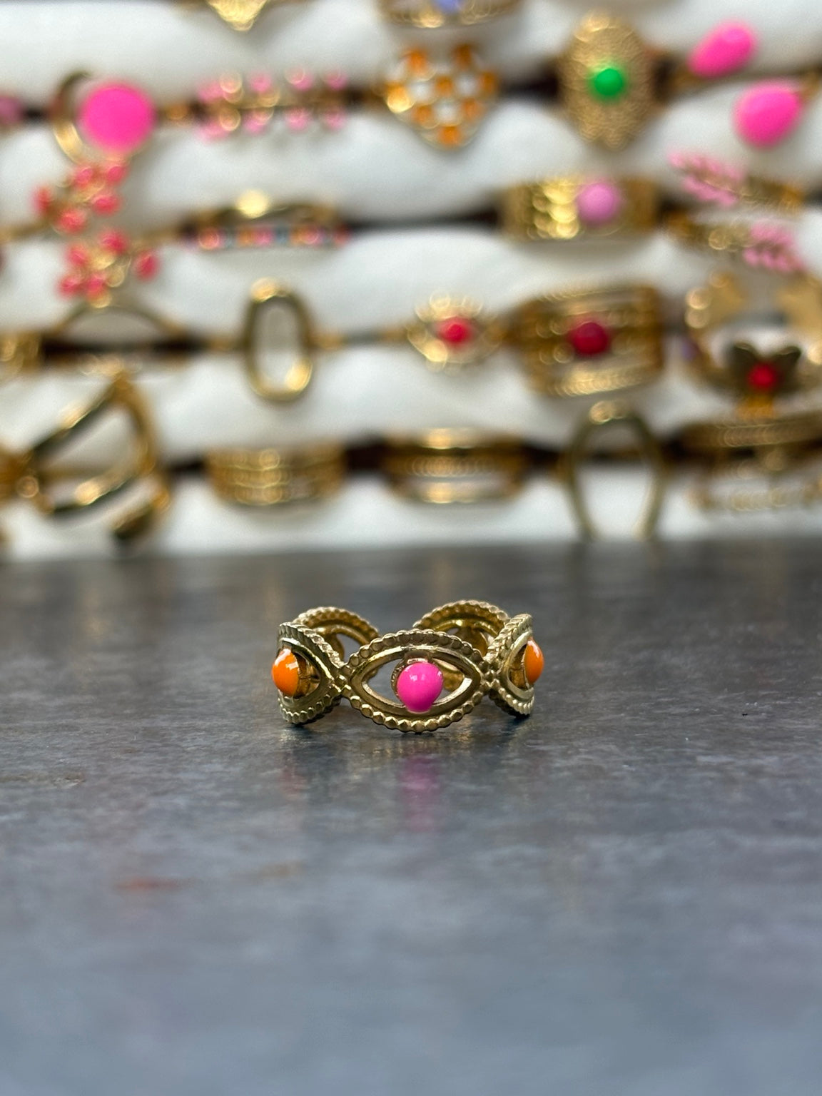 Bague rose et orange entrelacée - vue produit